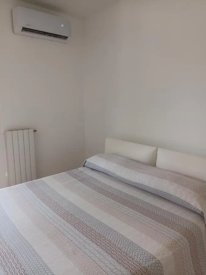 Bari Airport And Sea Villa 0*,  Italien