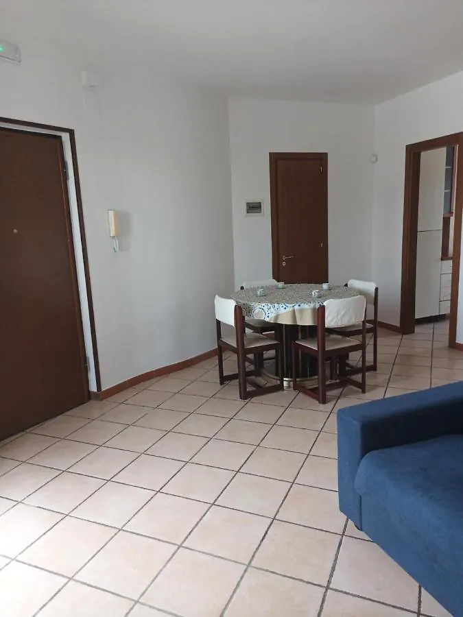 Bari Airport And Sea Villa 0*,